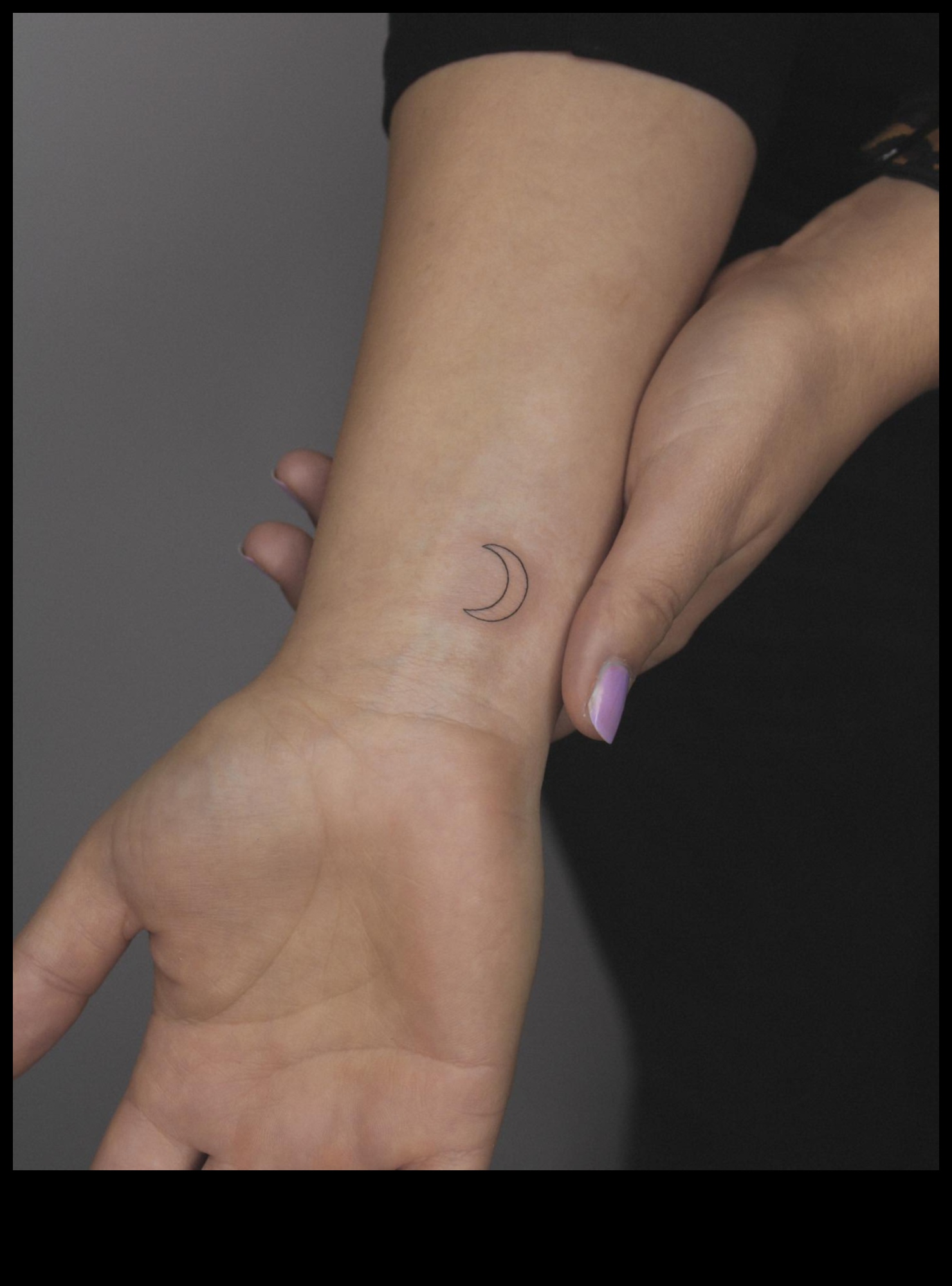 Wrist Whimsy: השראת קעקועים זעירים שובבה ומקסימה