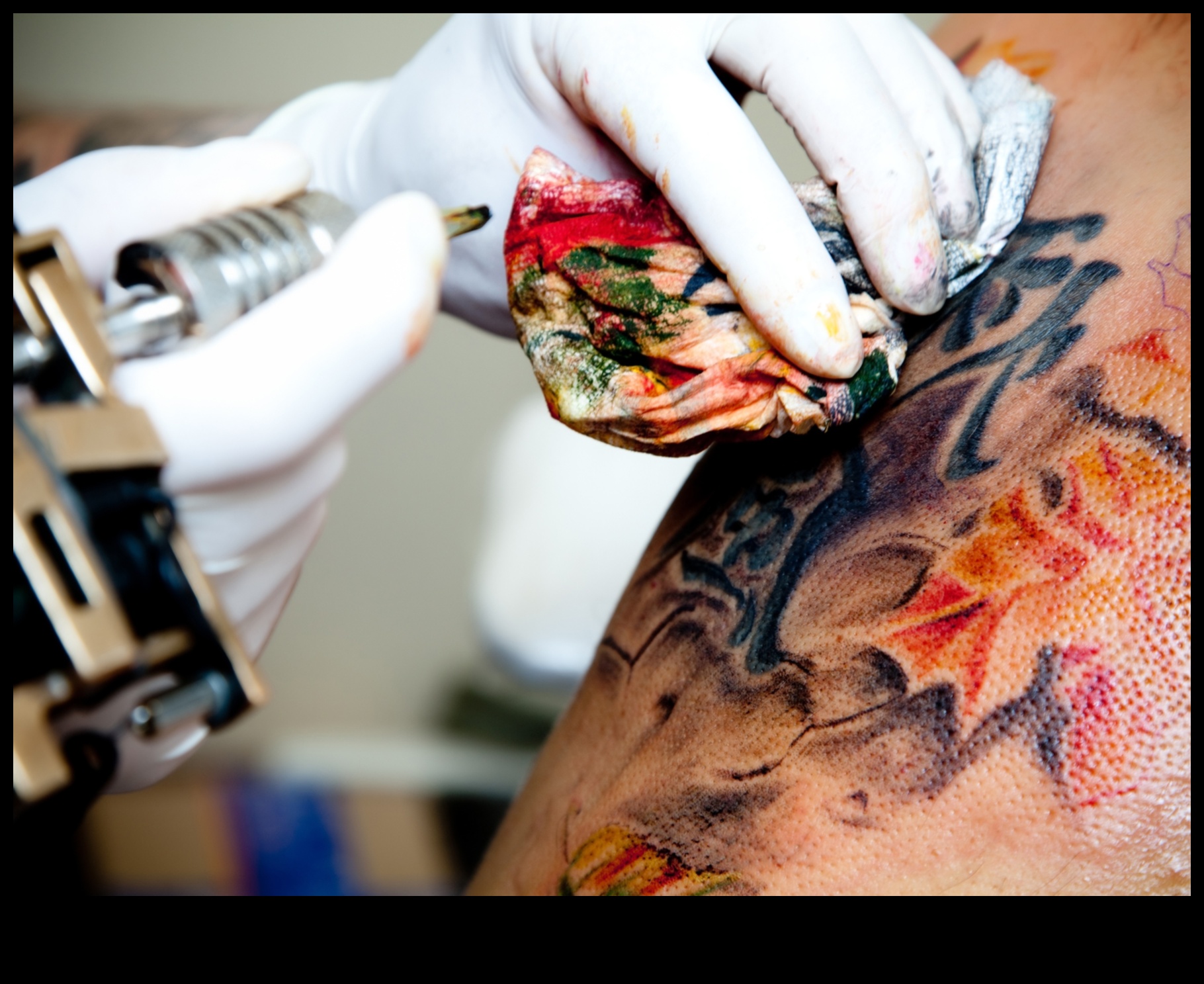 אגדות בדיו: אומנות נחשפה על הגפיים שלך