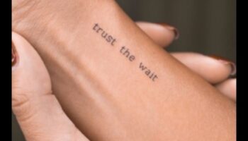 Wrist Whimsy: השראת קעקועים זעירים שובבה ומקסימה