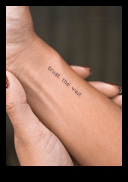 Wrist Whimsy: השראת קעקועים זעירים שובבה ומקסימה