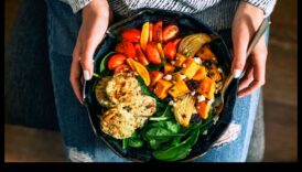 טבעונות ואכילה אינטואיטיבית: התאמת הצרכים של הגוף שלך