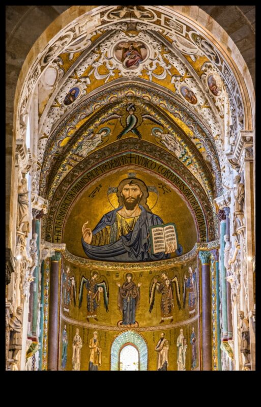 אלגנטיות כנסייתית: אומנות הקישוט הדתי בכנסיות מימי הביניים