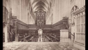 מקהלות הקתדרלה: ייצוג אמנותי בחללי מקהלה גותיים