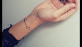 סיפורים זעירים: קעקועים בשורש כף היד המקריינים סיפורים אישיים